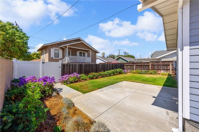 2356 2358 5th Street, La Verne