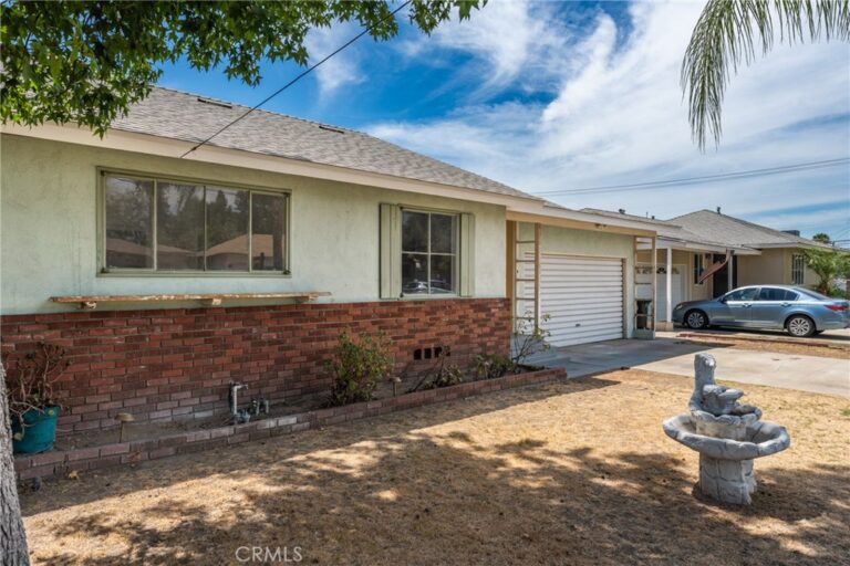 237 W Van Koevering Street, Rialto