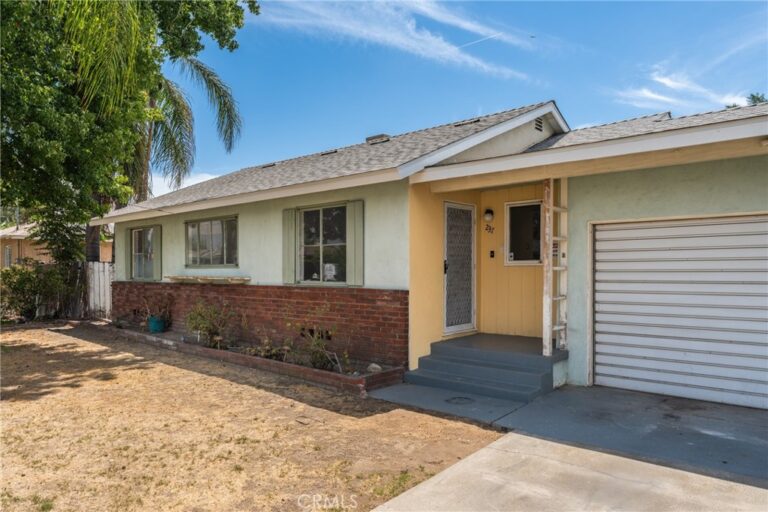 237 W Van Koevering Street, Rialto