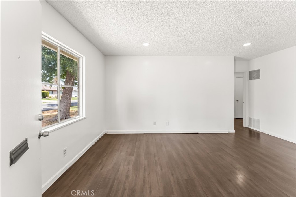 237 W Van Koevering Street, Rialto