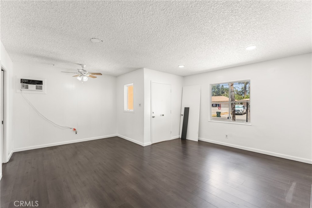 237 W Van Koevering Street, Rialto