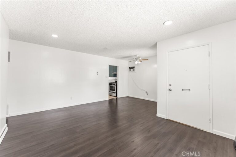 237 W Van Koevering Street, Rialto