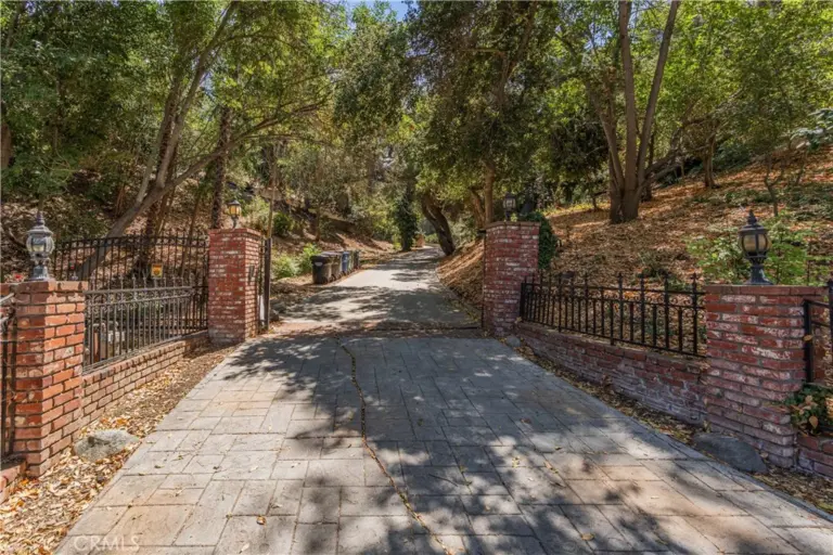 2418 S Buenos Aires, Covina