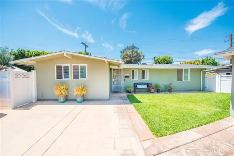 243 S Gardenglen, West Covina