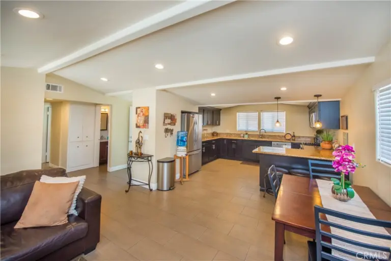243 S Gardenglen, West Covina