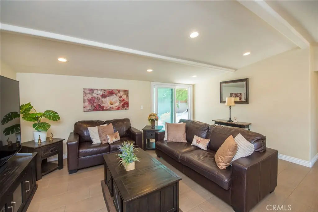 243 S Gardenglen, West Covina