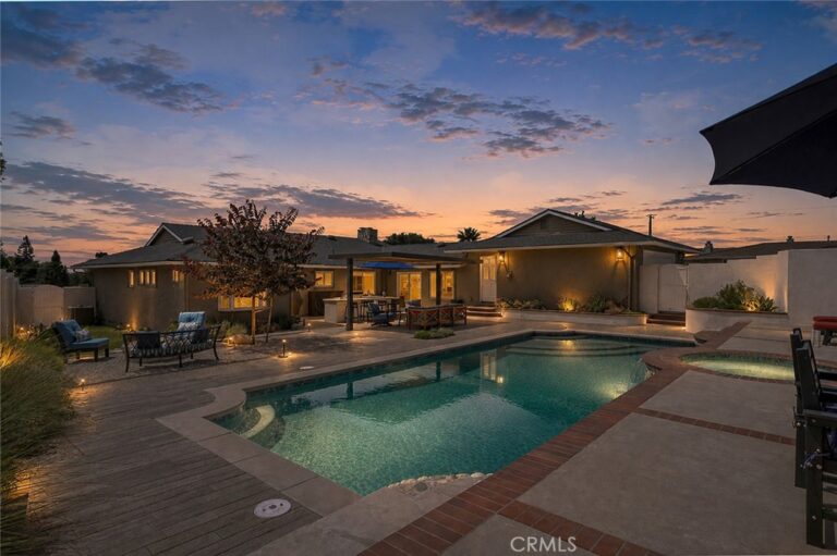 2439 Ocean View, Upland