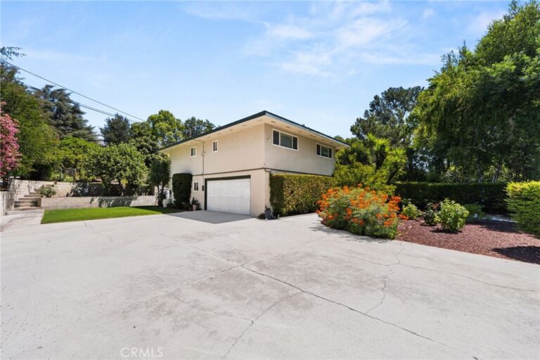 2449 Euclid Cres, Upland