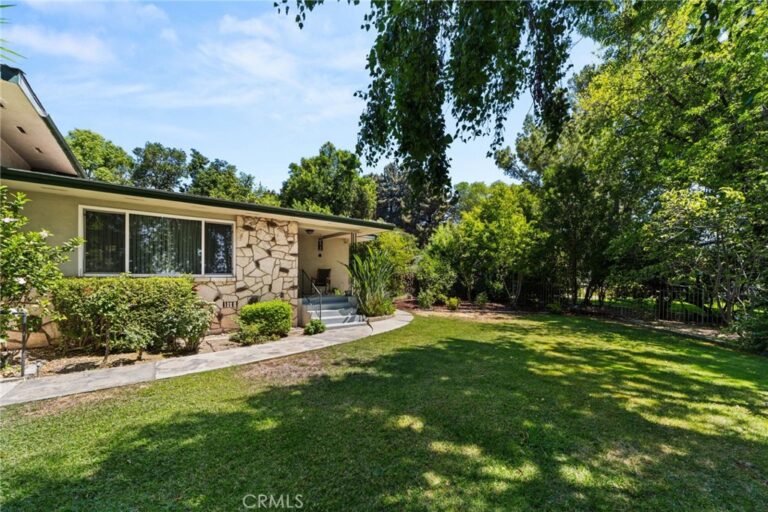 2449 Euclid Cres, Upland