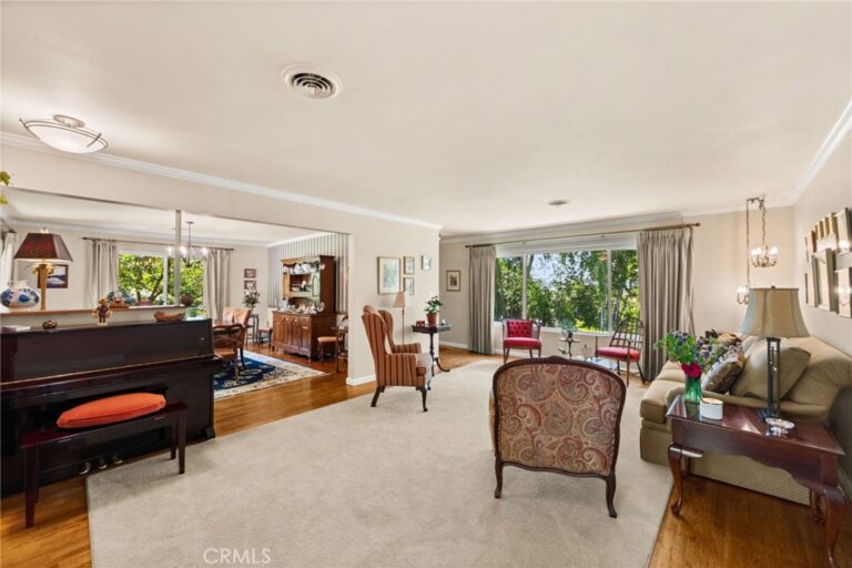 2449 Euclid Cres, Upland