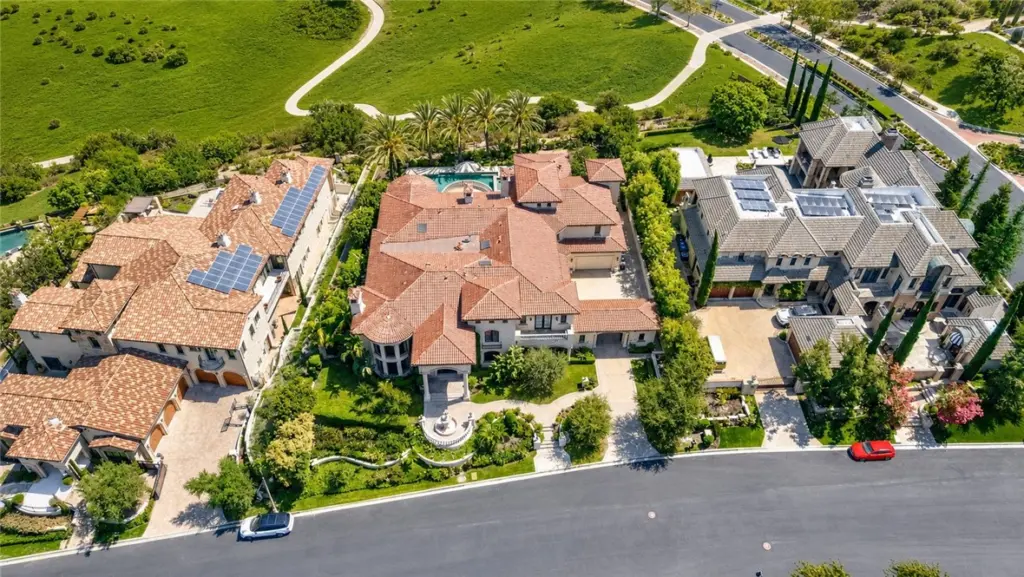 2465 Collinas, Chino Hills