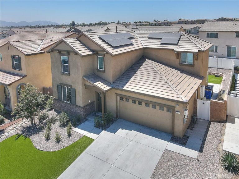 2484 Allegheny Road, Rialto