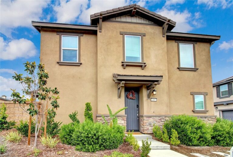 2497 Gunner Ridge, Rialto