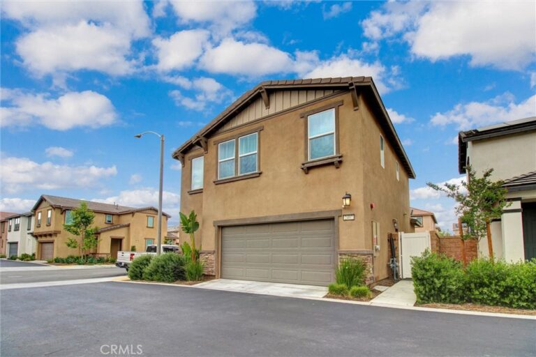 2497 Gunner Ridge, Rialto