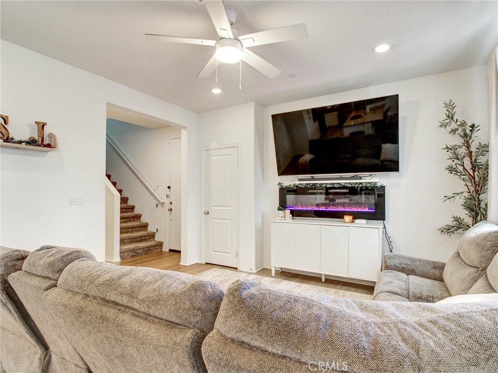 2497 Gunner Ridge, Rialto