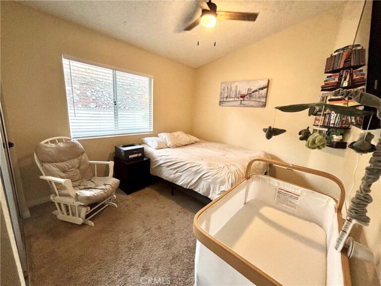 2522 W Calle Vista Drive, Rialto