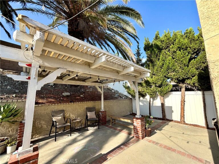 2522 W Calle Vista Drive, Rialto