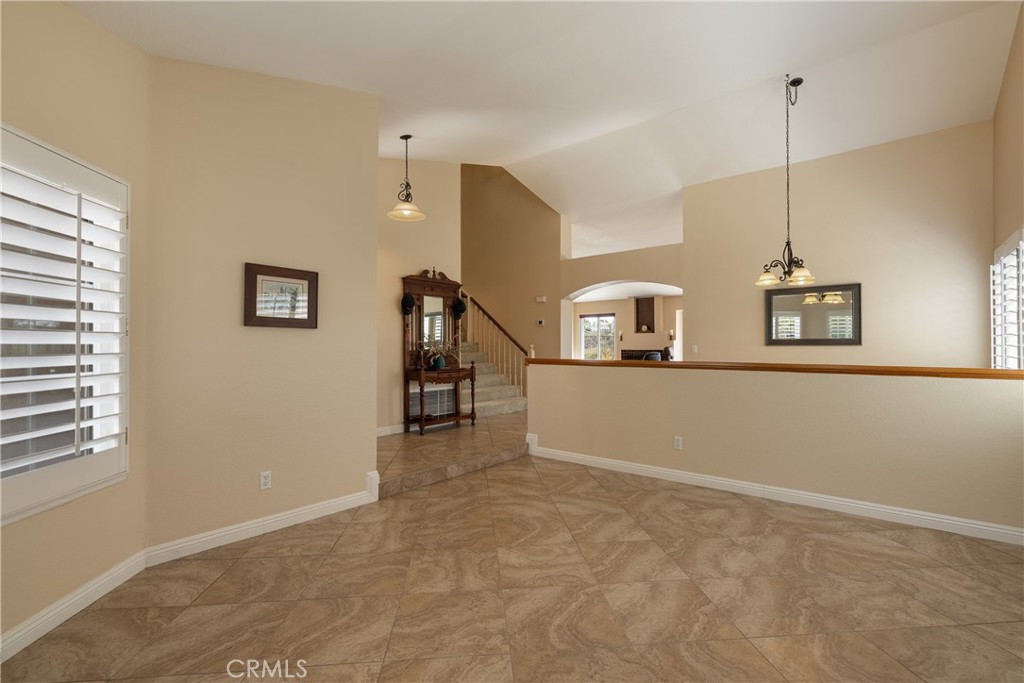 2528 Sloan, La Verne