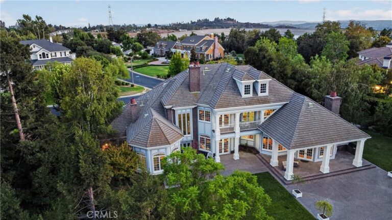 25423 Brassie Lane, La Verne