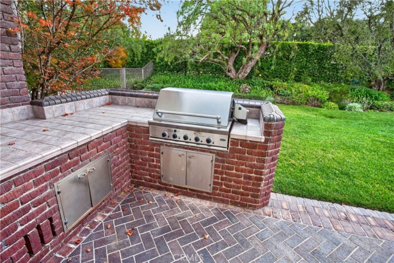 25423 Brassie Lane, La Verne