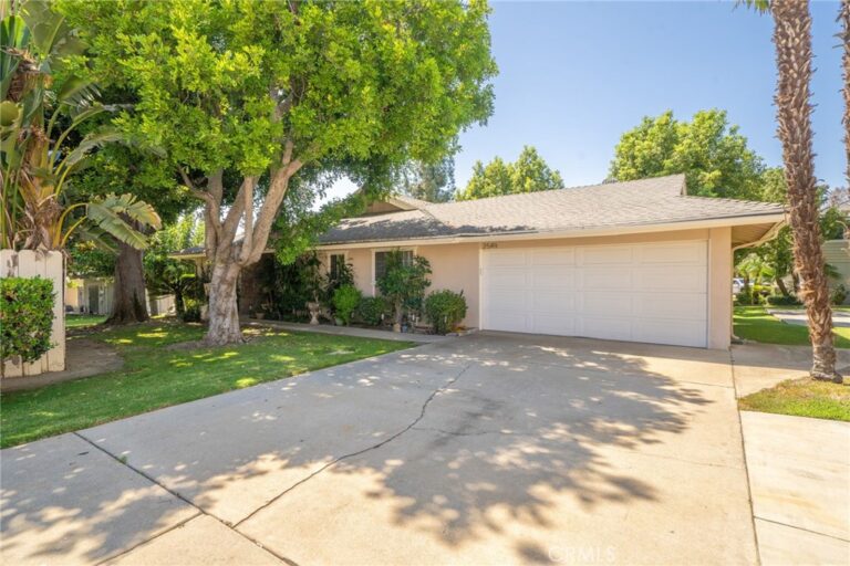 2549 College Lane, La Verne