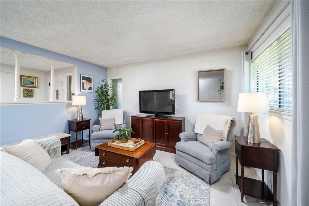 2549 College Lane, La Verne