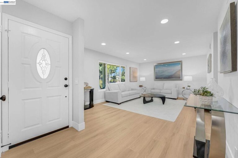 2624 Damien Ave, La Verne