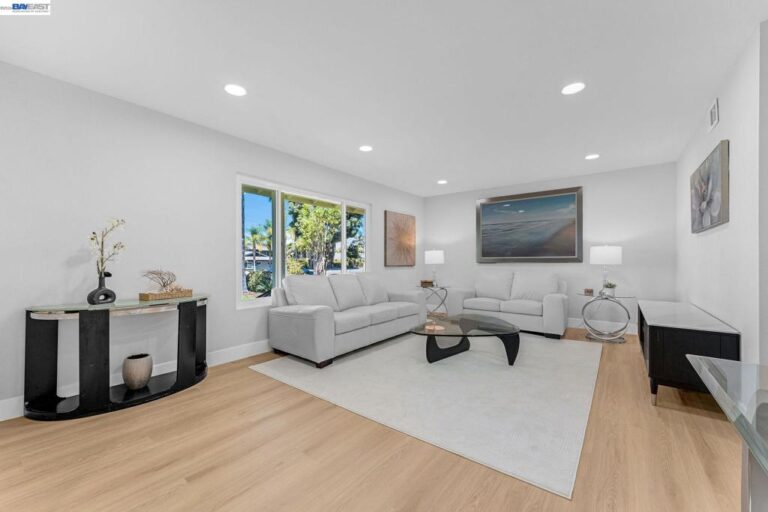 2624 Damien Ave, La Verne