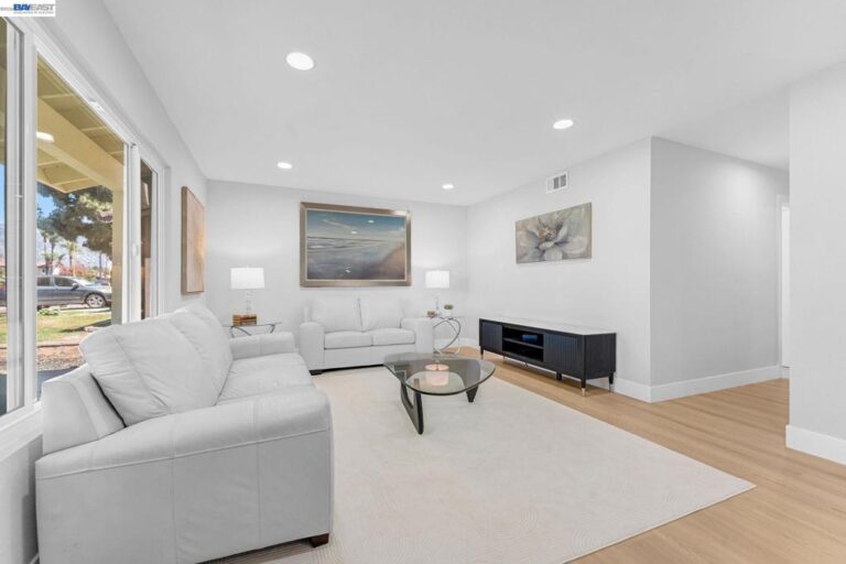 2624 Damien Ave, La Verne