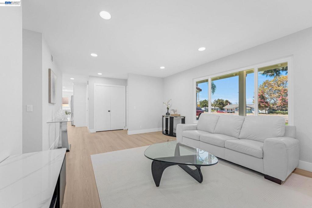 2624 Damien Ave, La Verne