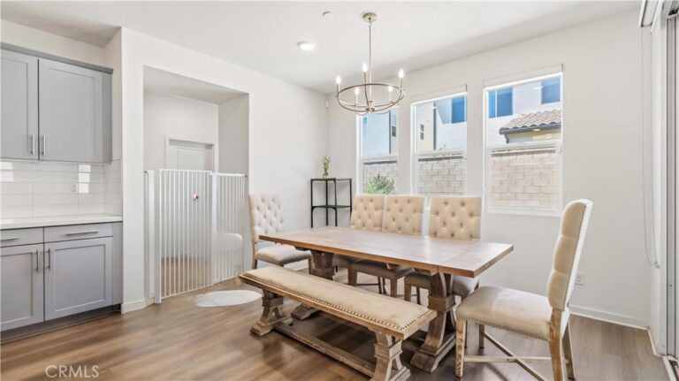 2653 E Scarlett Lane, Ontario