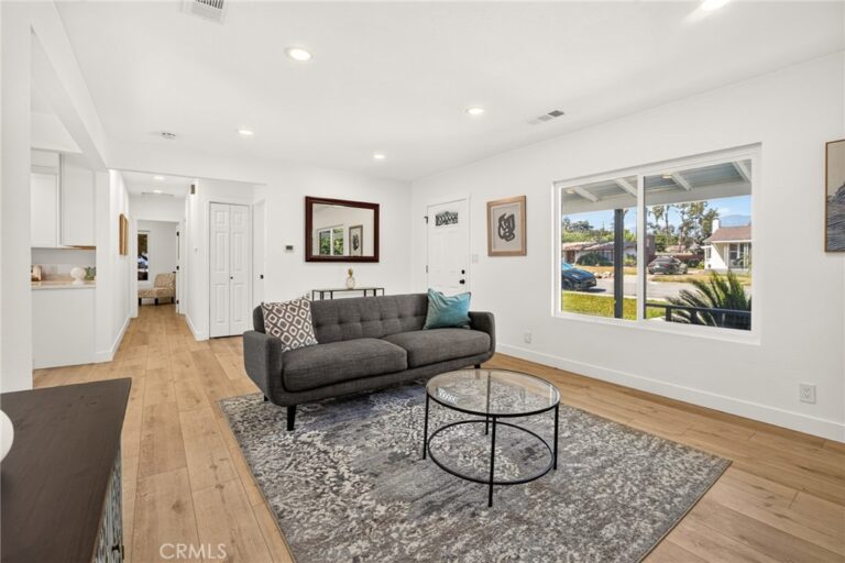 268 W Willow, Pomona