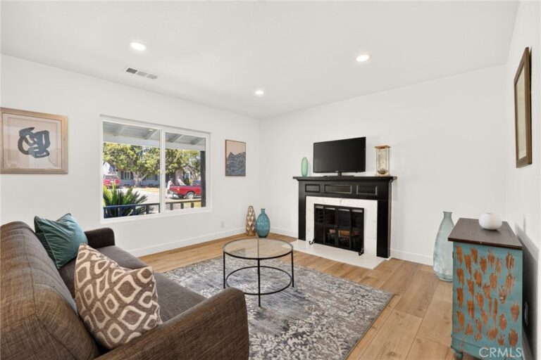 268 W Willow, Pomona