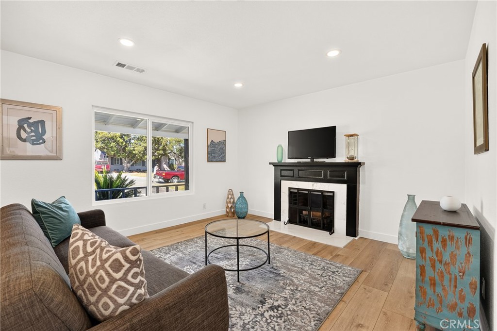 268 W Willow, Pomona