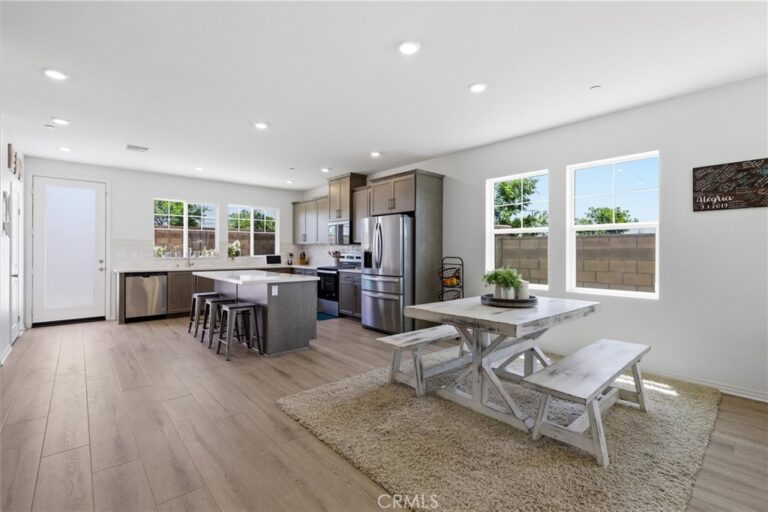 2684 E Towhee, Ontario