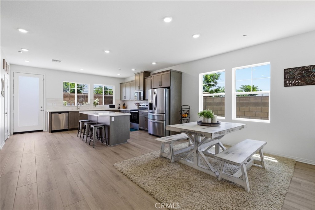 2684 E Towhee, Ontario