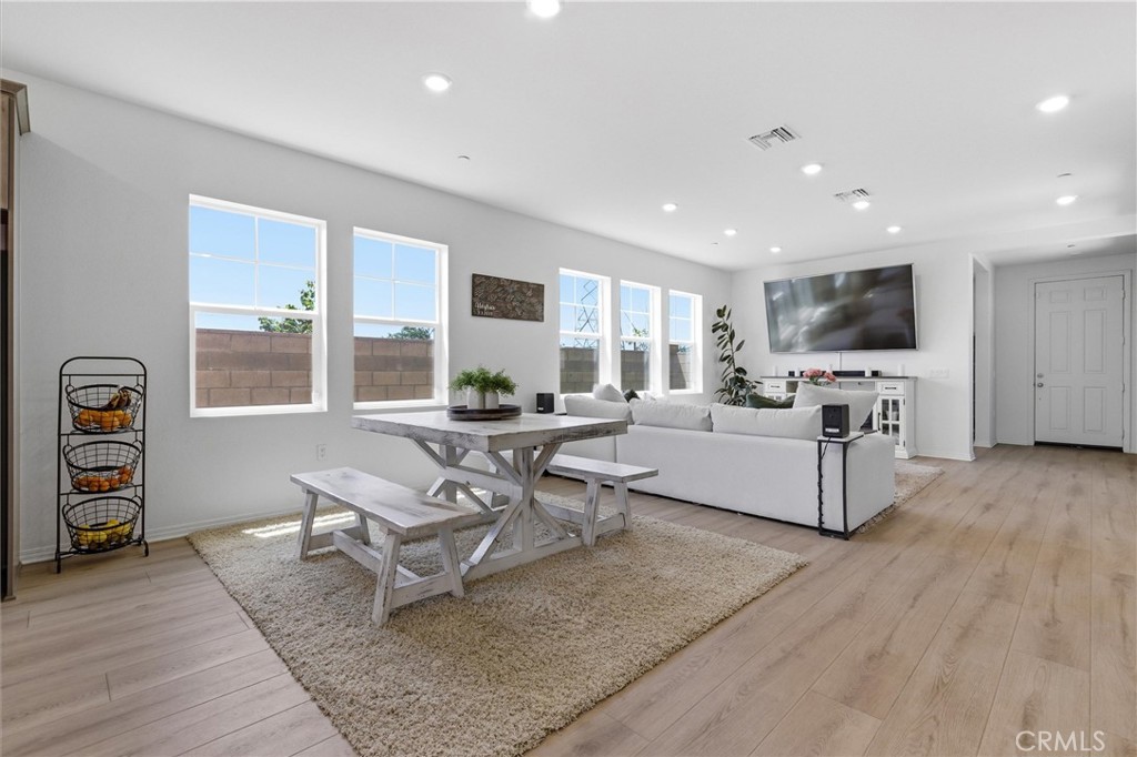 2684 E Towhee, Ontario
