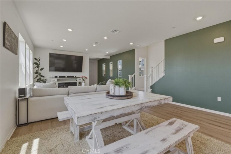 2684 E Towhee, Ontario