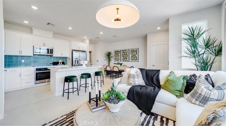 2715 Cloudview Privado, Ontario