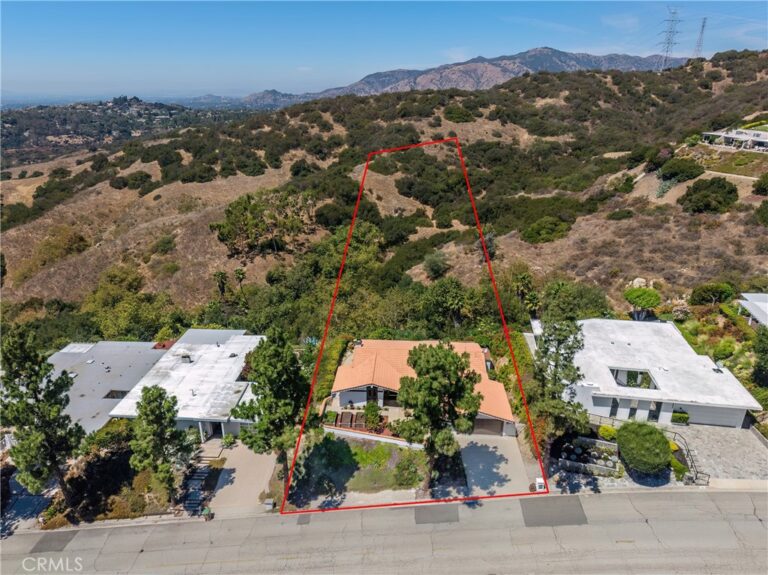 2817 N Mountain Avenue, Claremont