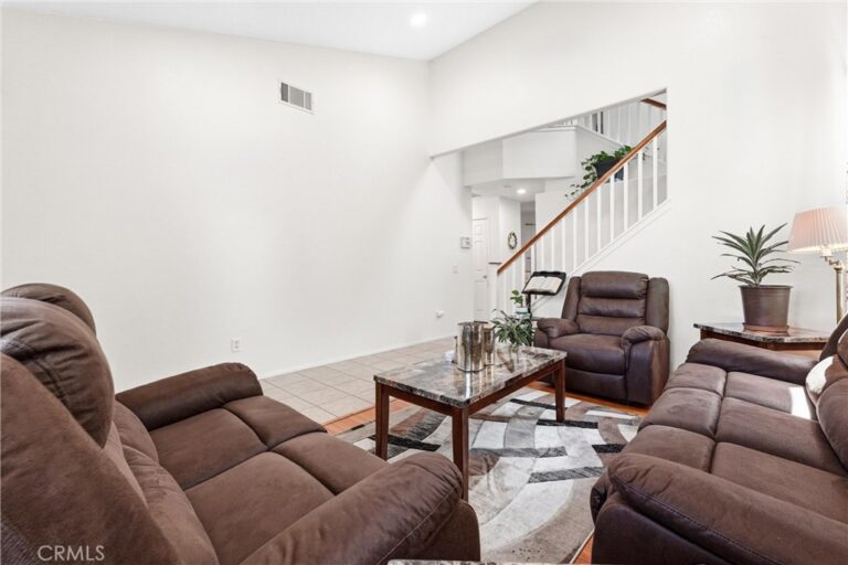 2822 Parksquare, Pomona