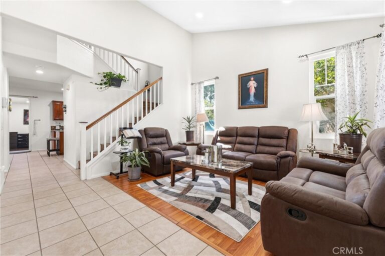 2822 Parksquare, Pomona