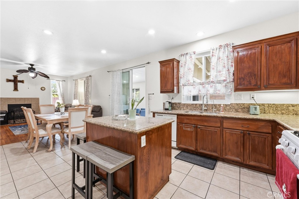 2822 Parksquare, Pomona