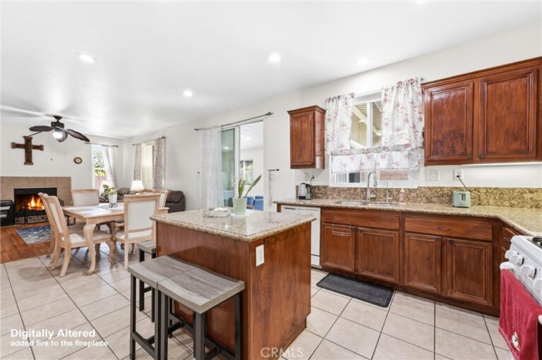 2822 Parksquare, Pomona