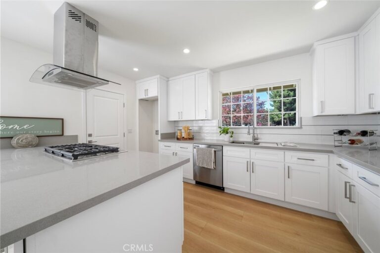 285 E Mckinley Avenue, Pomona