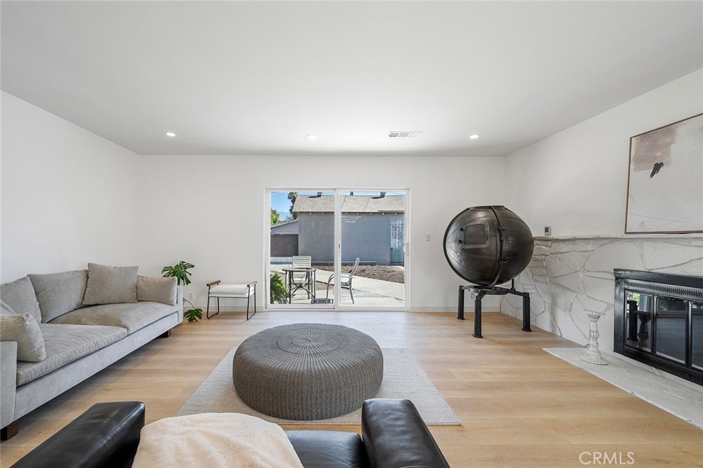 285 E Mckinley Avenue, Pomona