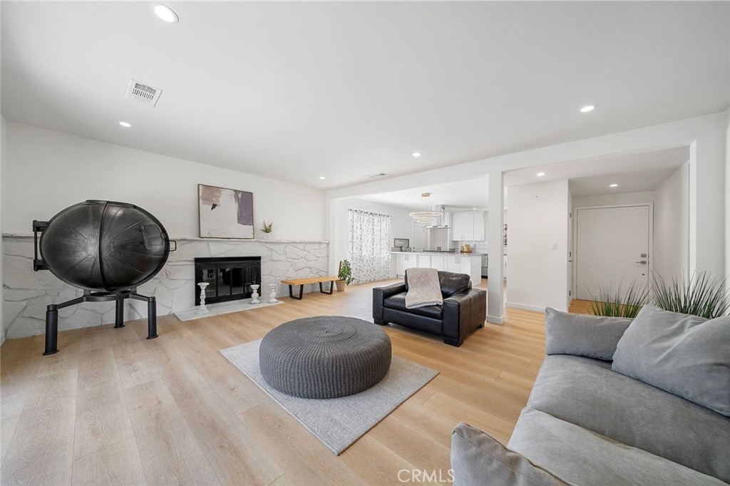 285 E Mckinley Avenue, Pomona