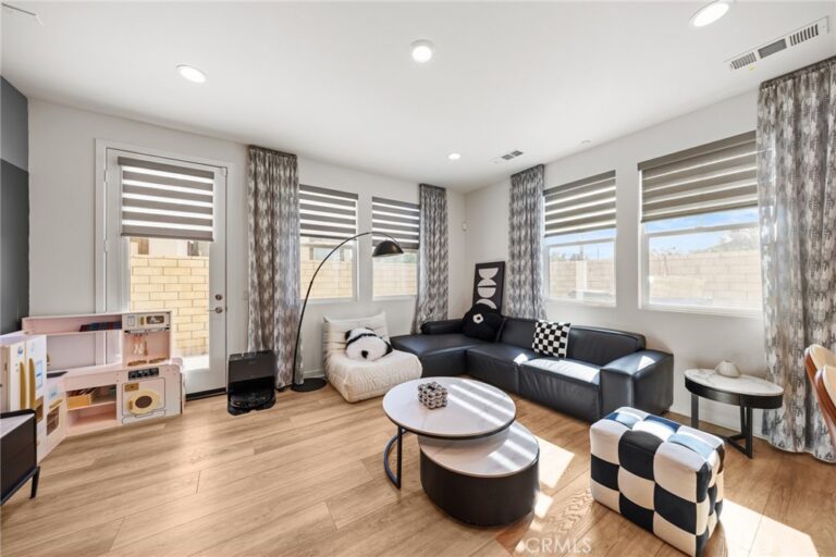 2906 S Halton Paseo, Ontario