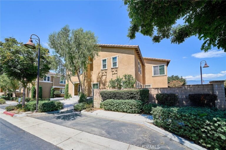 3051 E Via Corvina, Ontario