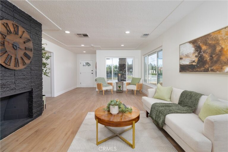 310 E Mariposa, Rialto